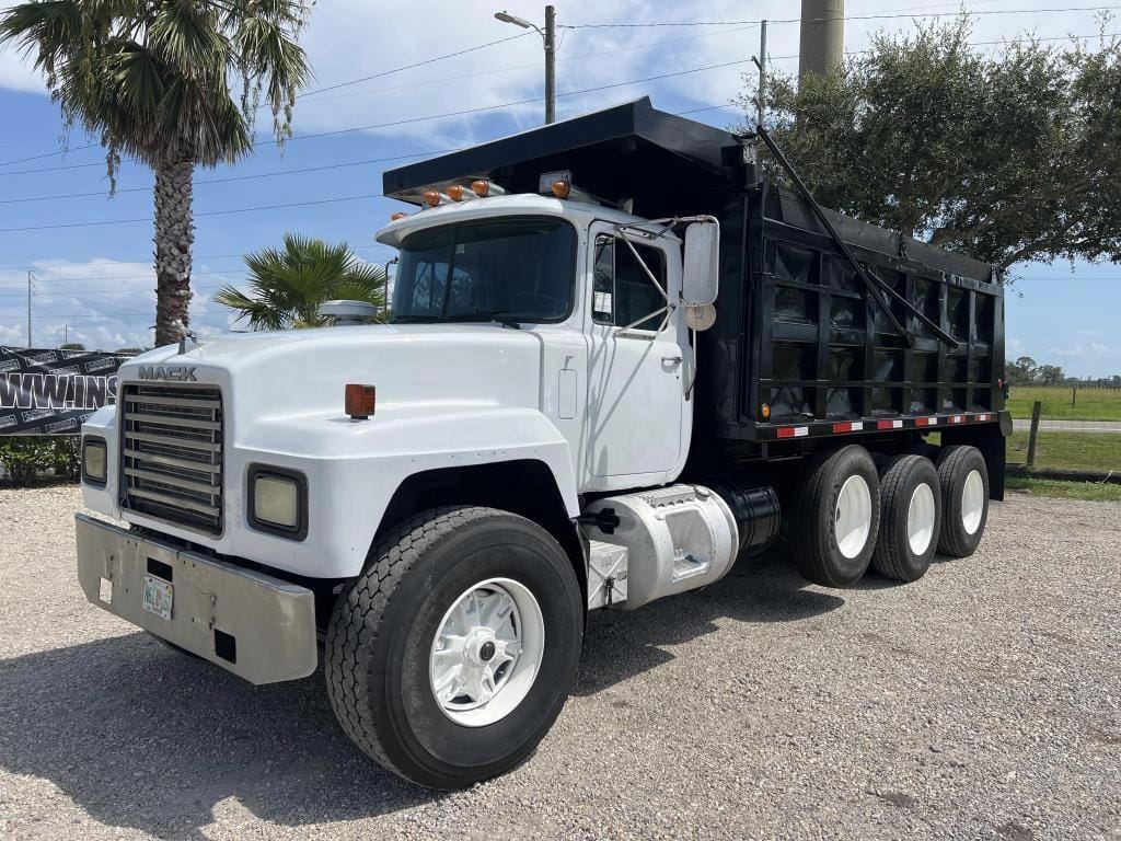 Main image Mack RD688S