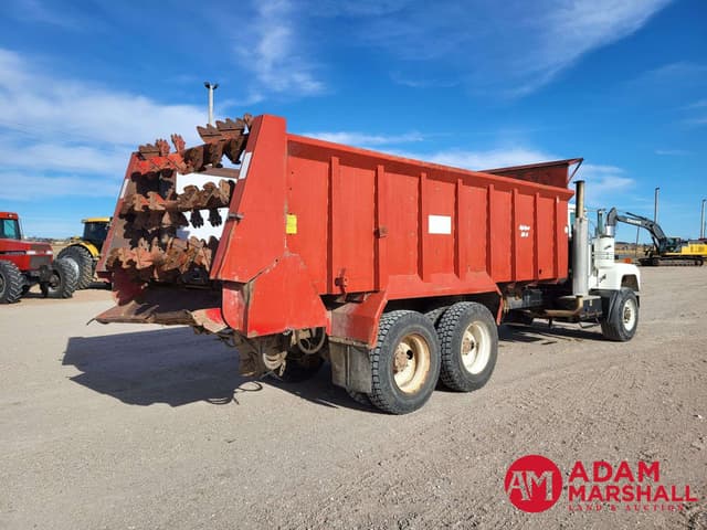 Image of Mack RD688S equipment image 2