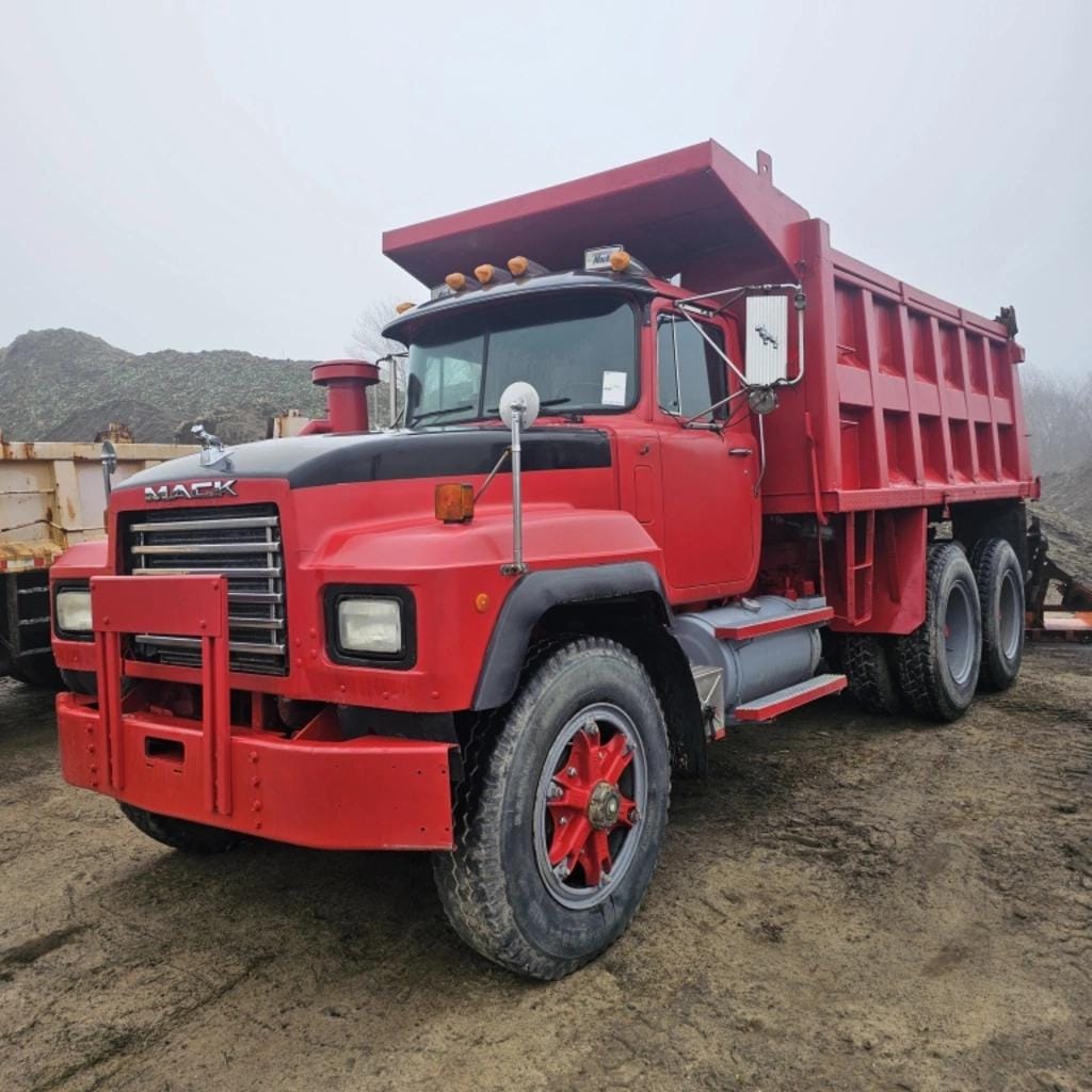 Main image Mack RD688SX