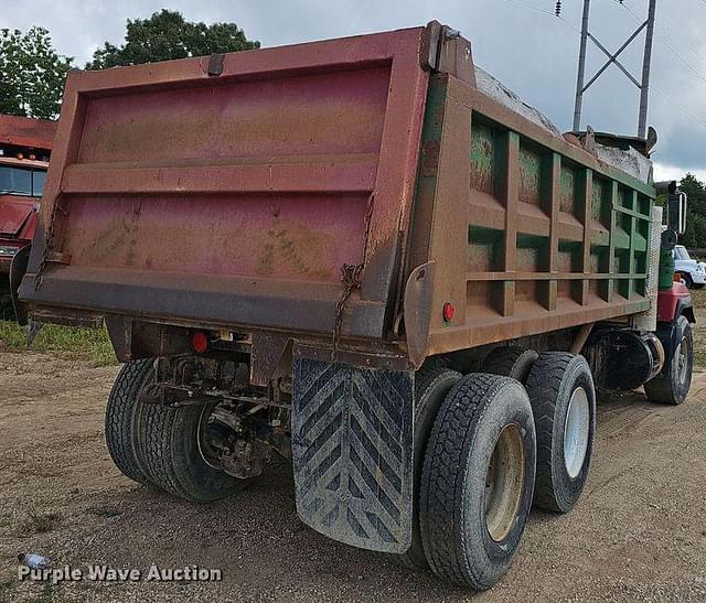 Image of Mack RD690S equipment image 4