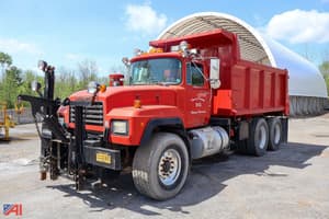 1998 Mack RD690S Image