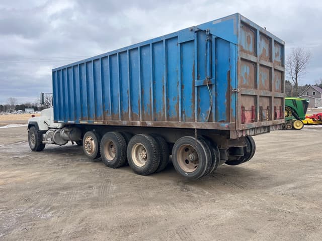 Image of Mack RD690S equipment image 2