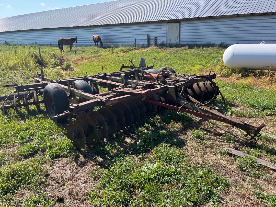 Image of Massey Ferguson 520 Primary image
