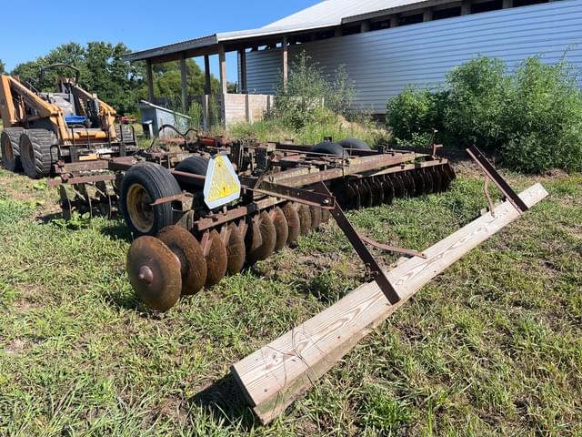 Image of Massey Ferguson 520 equipment image 3