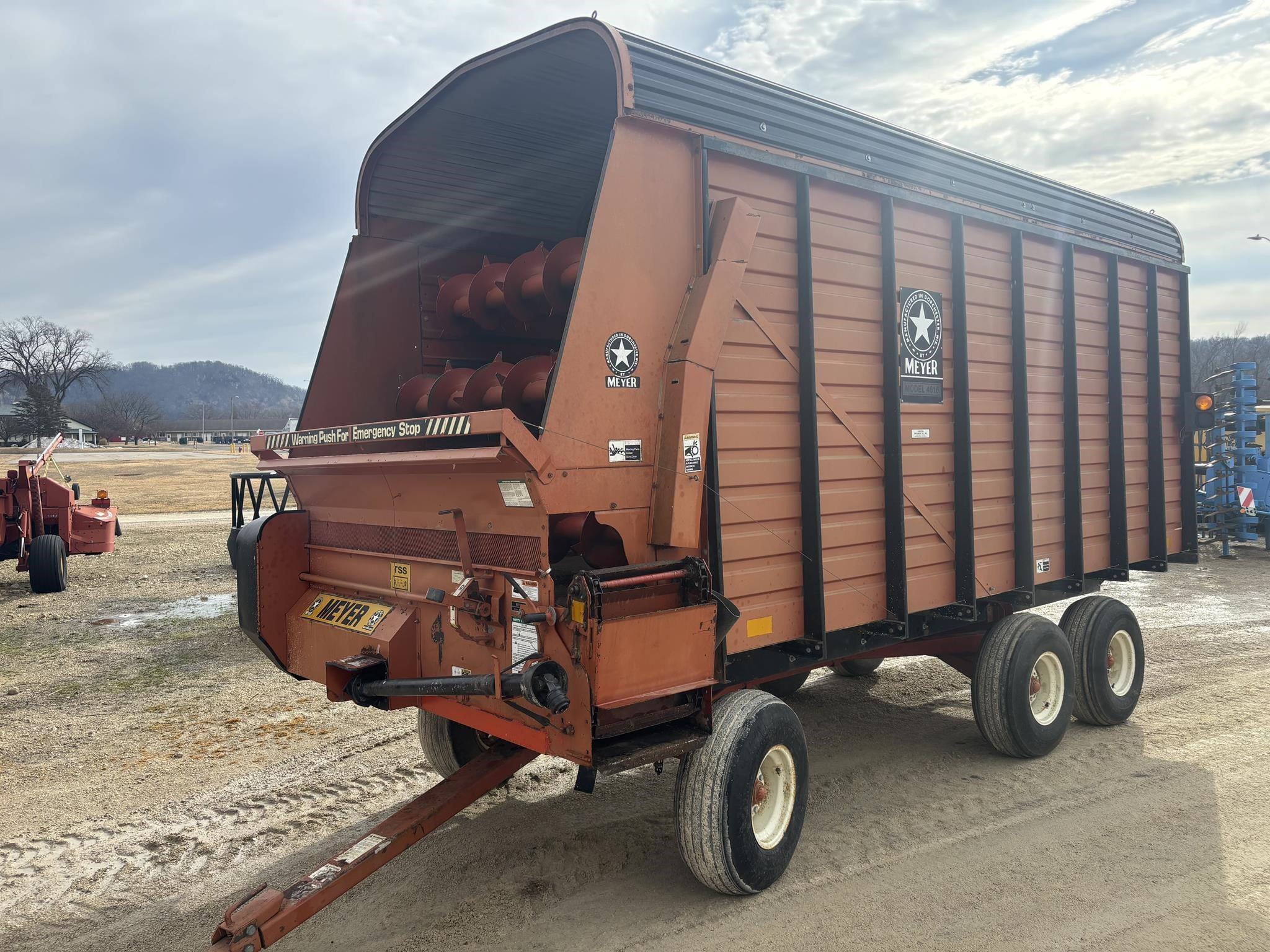 1998 Meyer 4616 Equipment Image0