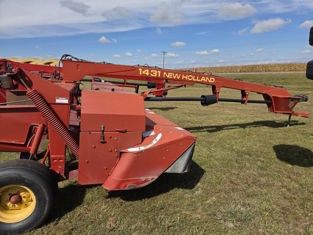 Image of New Holland 1431 equipment image 3