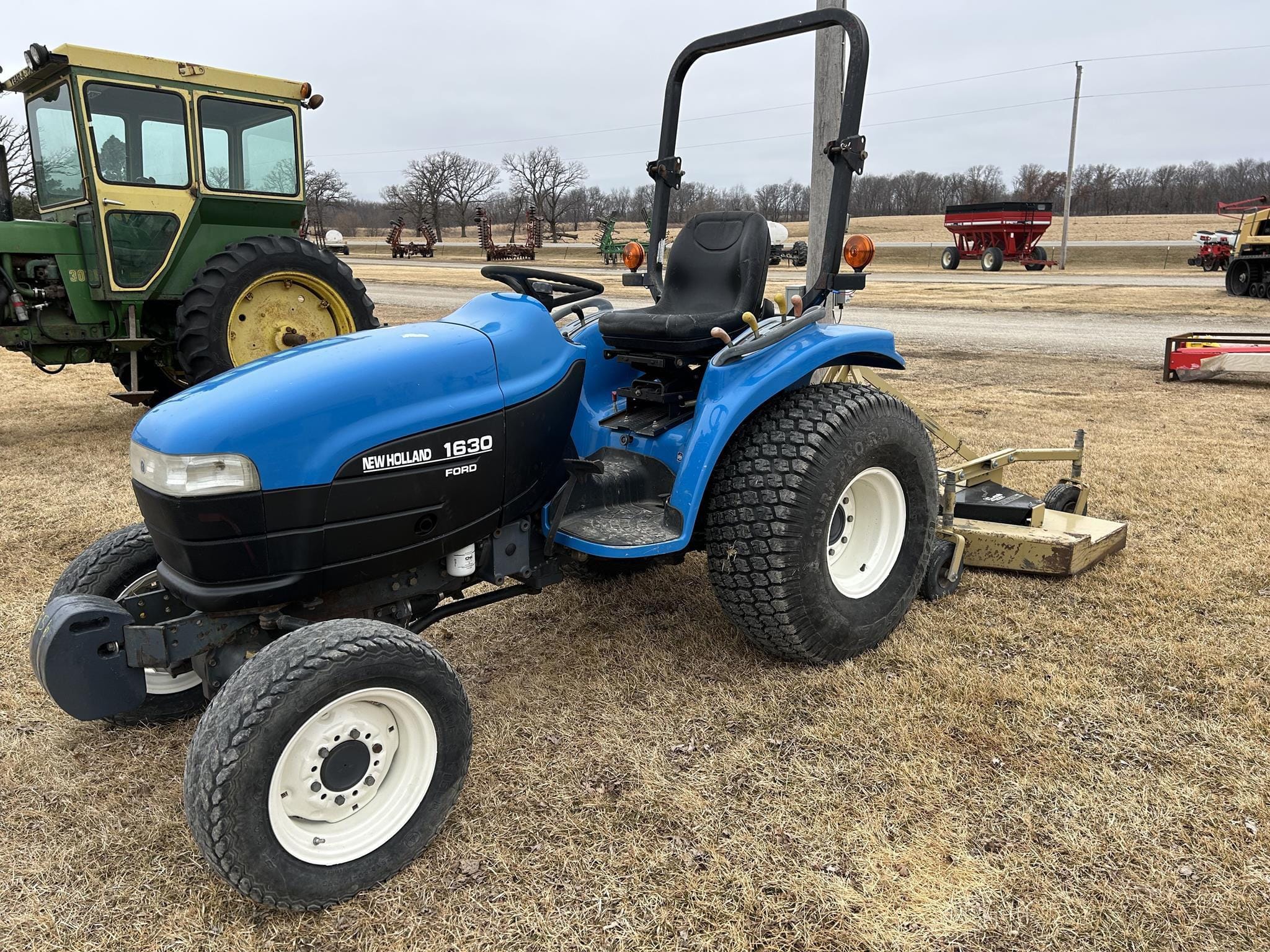 1998 New Holland 1630 Equipment Image0