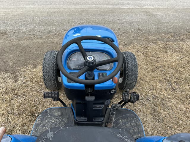 Image of New Holland 1630 equipment image 4