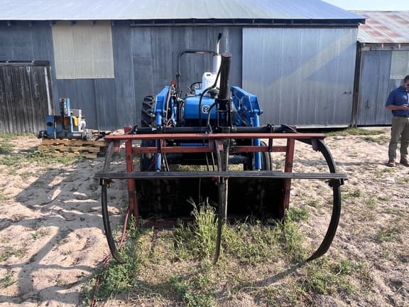 Image of New Holland 3930 equipment image 1