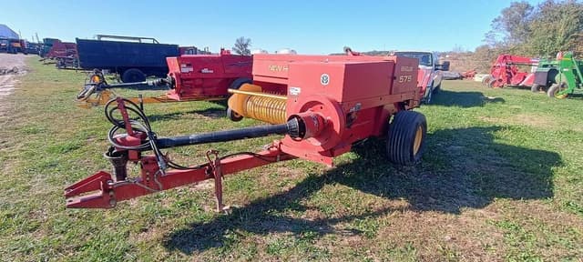 Image of New Holland 575 equipment image 3