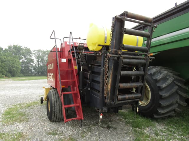 Image of New Holland 590 equipment image 2