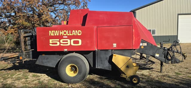 Image of New Holland 590 equipment image 2