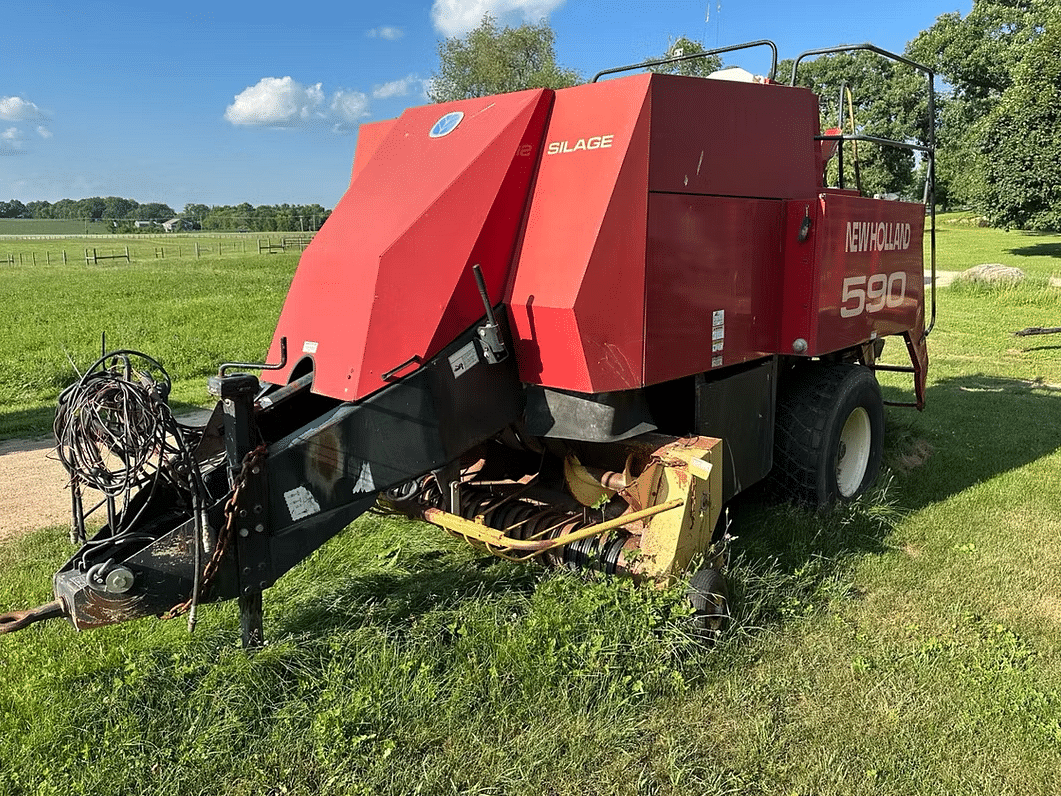 Image of New Holland 590 Image 1