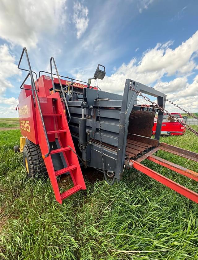 Image of New Holland 595 equipment image 1