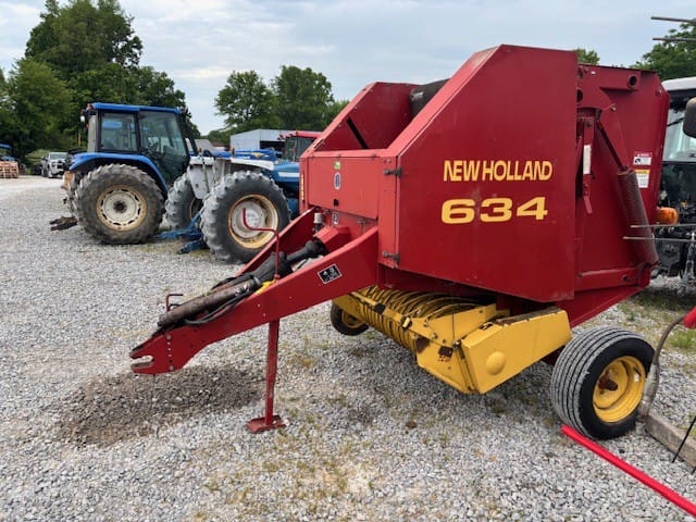 1998 New Holland 634 Equipment Image0