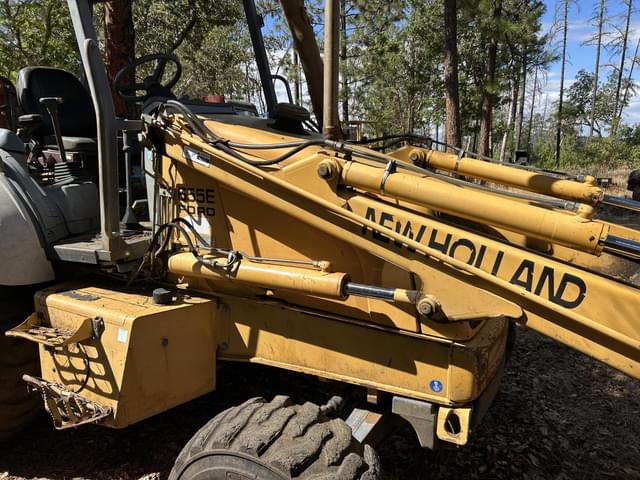 Image of New Holland 655E equipment image 2