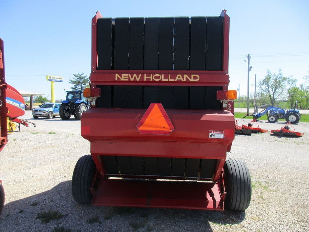Image of New Holland 664 Image 1