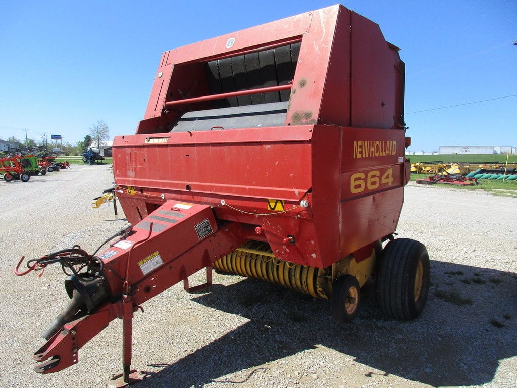 1998 New Holland 664 Equipment Image0