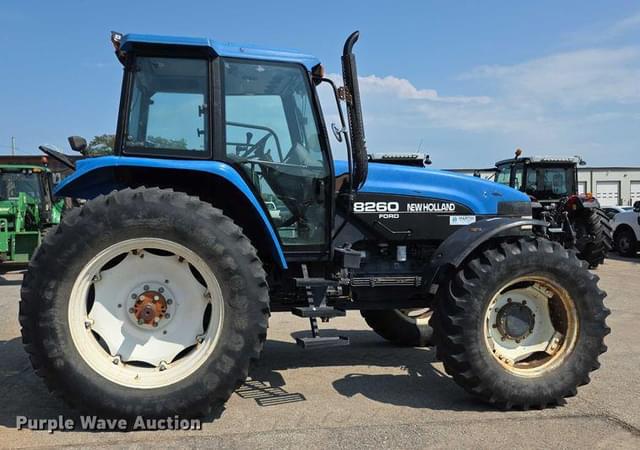 Image of New Holland 8260 equipment image 3