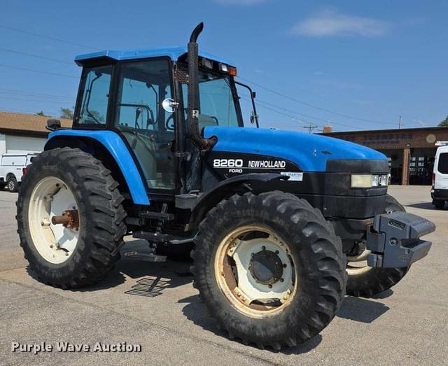 Image of New Holland 8260 equipment image 2