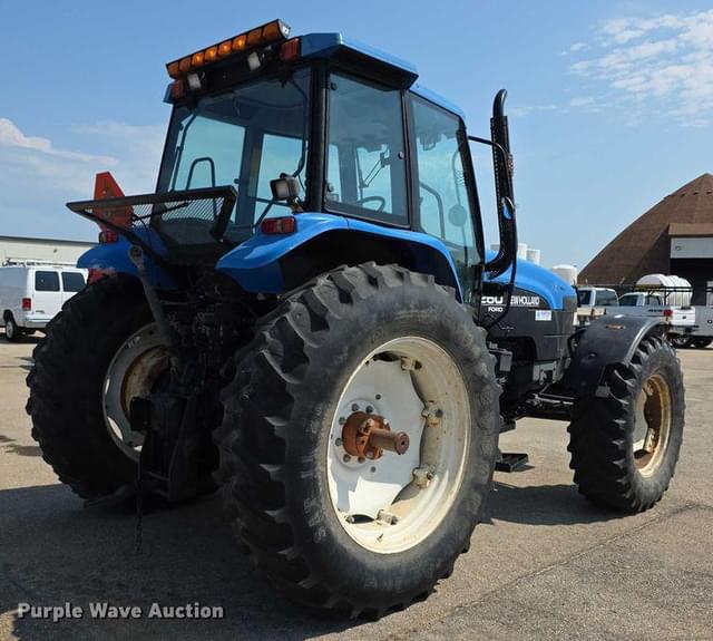 Image of New Holland 8260 equipment image 4