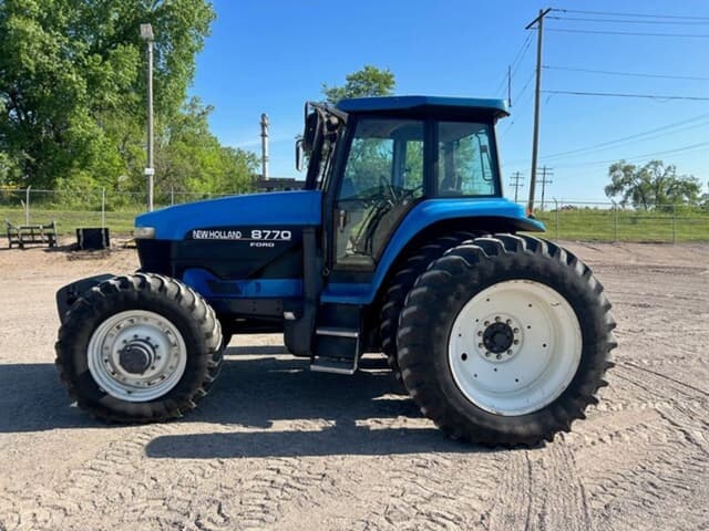 Image of New Holland 8770 equipment image 1