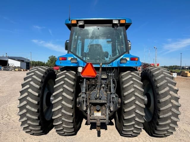 Image of New Holland 8770 equipment image 4
