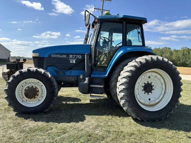 Image of New Holland 8770 equipment image 1