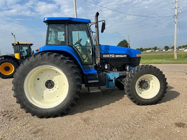 Image of New Holland 8870 equipment image 4