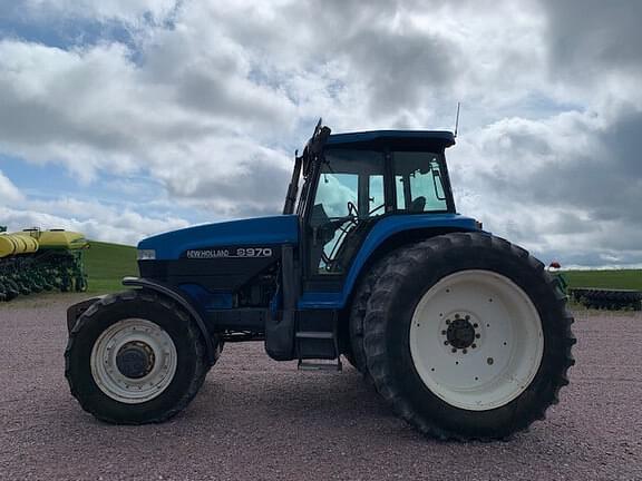 Image of New Holland 8970 equipment image 3