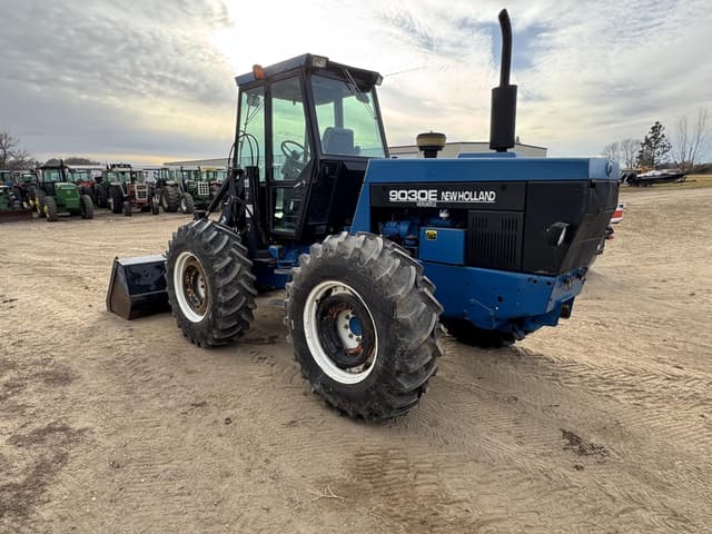 Image of New Holland 9030E equipment image 3