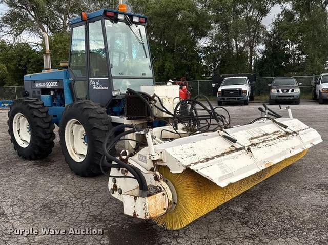 Image of New Holland 9030E equipment image 2
