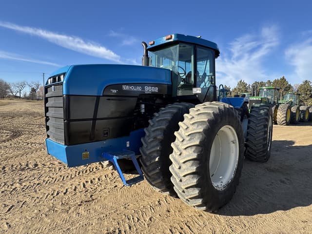 Image of New Holland 9682 equipment image 1