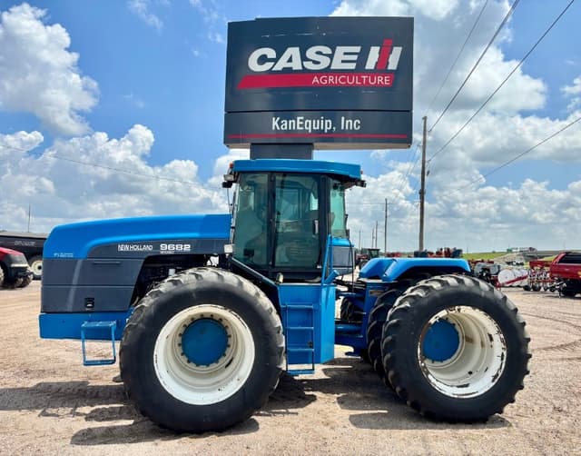 Image of New Holland 9682 equipment image 1