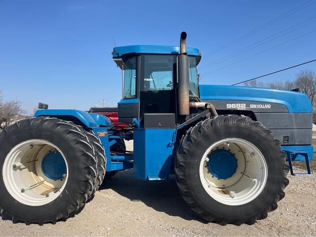 Image of New Holland 9682 equipment image 1