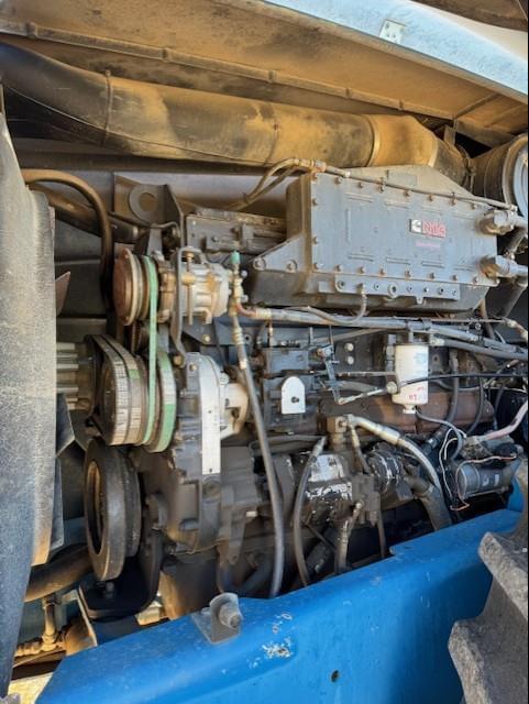 Image of New Holland 9682 equipment image 3