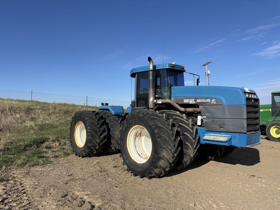1998 New Holland 9882 Equipment Image0