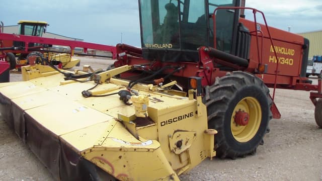 Image of New Holland HW340 equipment image 2
