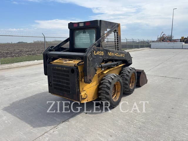 Image of New Holland L465 equipment image 2