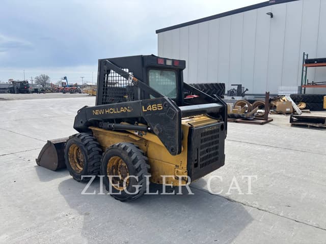 Image of New Holland L465 equipment image 3