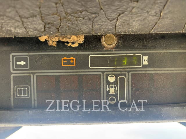 Image of New Holland L465 equipment image 4