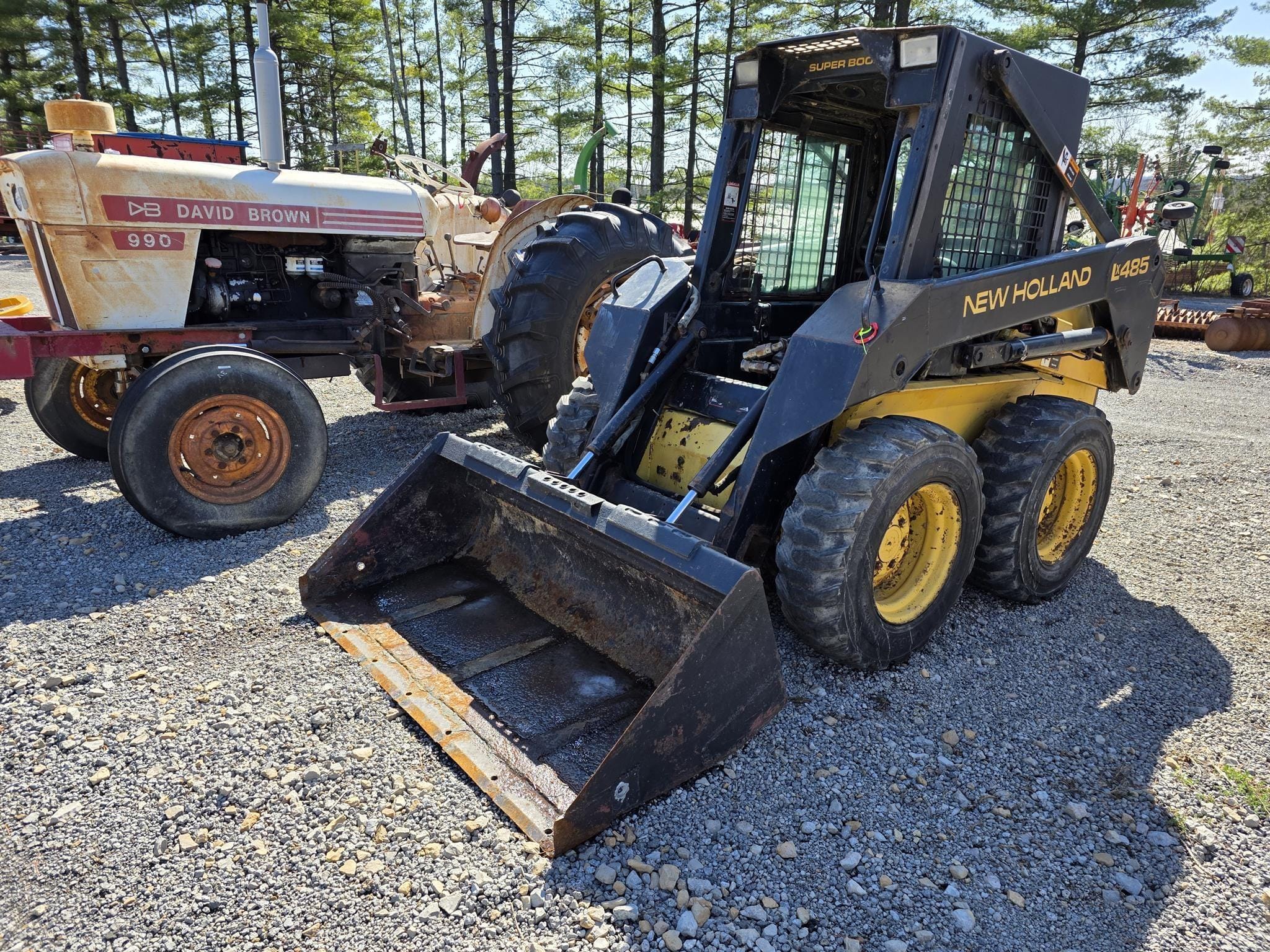 1998 New Holland LX485 Equipment Image0