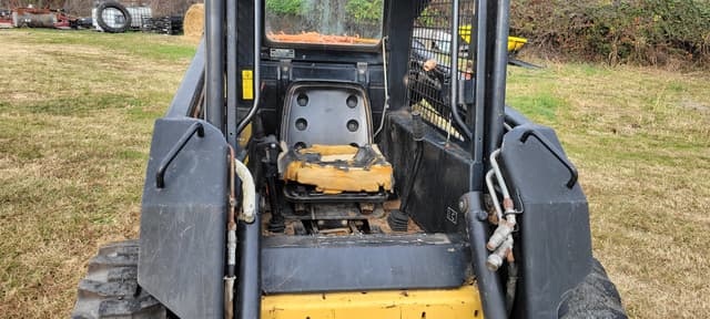 Image of New Holland LX665 equipment image 4