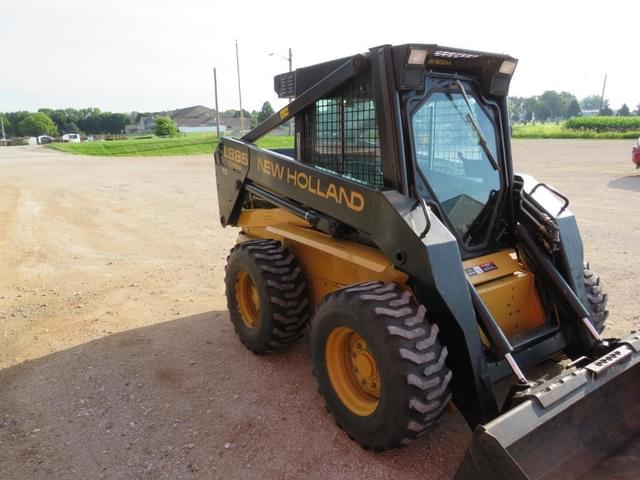 Image of New Holland LX885 equipment image 1