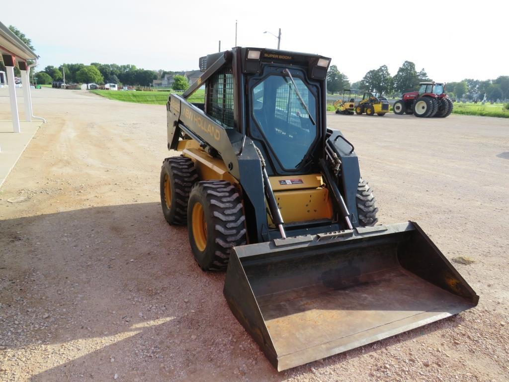 Image of New Holland LX885 Primary image