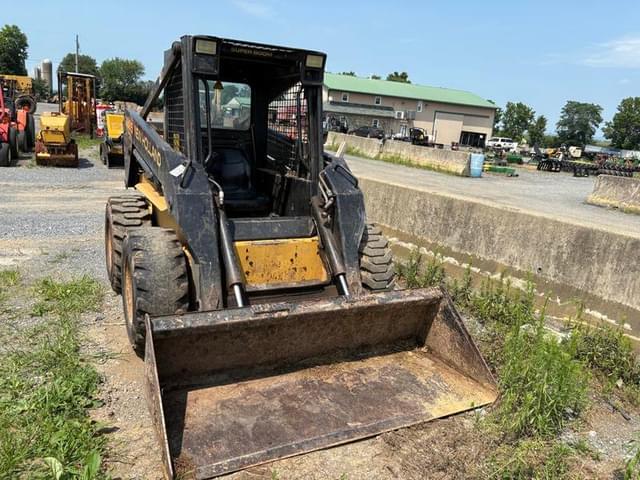 Image of New Holland LX885 equipment image 2