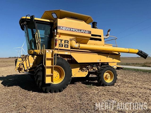 Image of New Holland TR98 equipment image 3