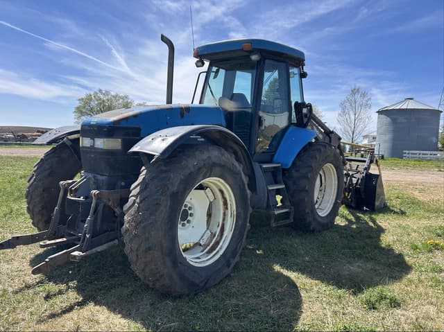 Image of New Holland TV140 equipment image 4