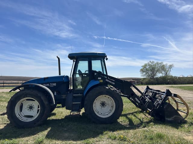 Image of New Holland TV140 equipment image 3