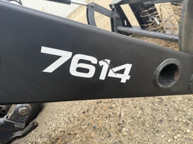 Image of New Holland TV140 equipment image 3